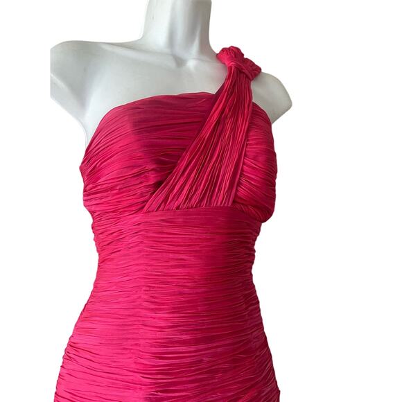 New Phoebe Couture One Shoulder‎ Dress - Picture 4 of 9